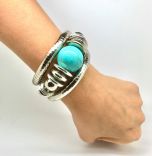 Women's Spectacular Bracelet | Turquoise Stone