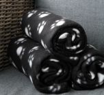 Dog's black paw patterned fleece blanket ** size 70 * 100 cm ** | DiivaDog.com