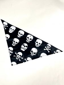 Skull Scarf | Size: 62 x 43 x 43cm